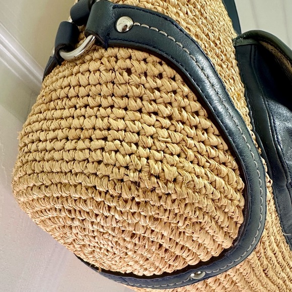 Coach Legacy Vintage Straw Tote in Natural with Navy Leather Trim and Turnlock - Picture 3 of 17
